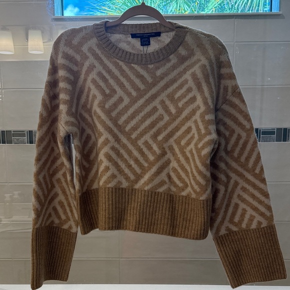 French Connection Sweaters - French Connection Geometric Patterned Sweater in Tan and Cream Size M NWT